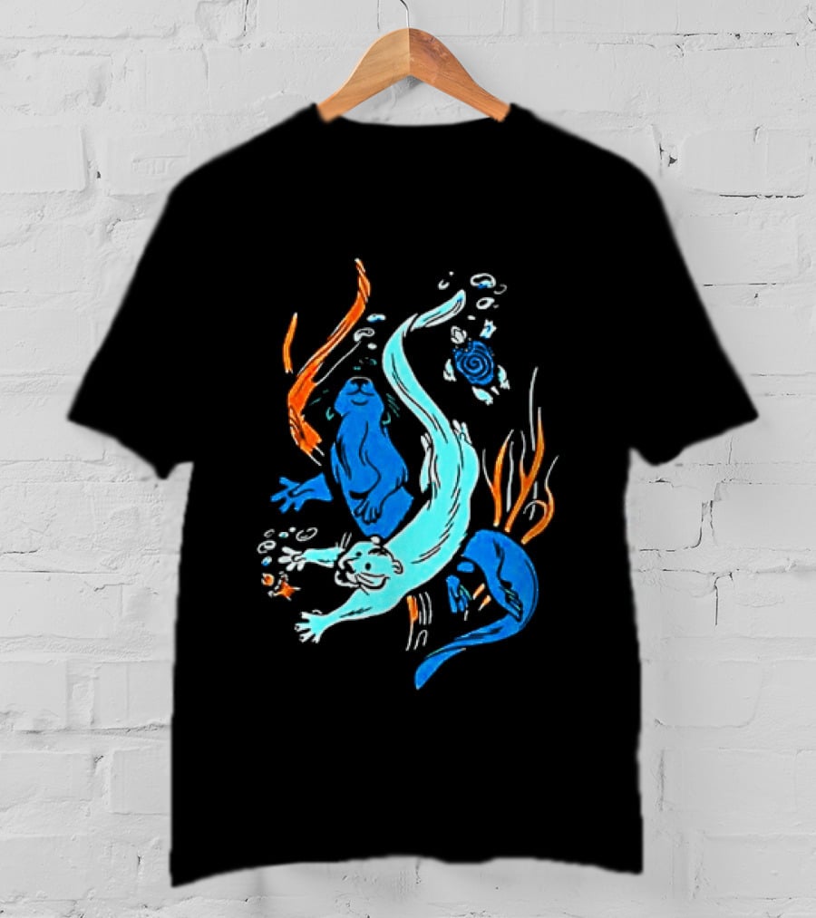 Swimming Otters Sea Life Ocean Nature Wildlife Playful Underwater Scene T-Shirt