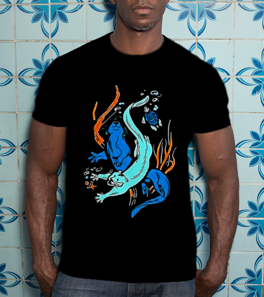 Swimming Otters Sea Life Ocean Nature Wildlife Playful Underwater Scene T-Shirt