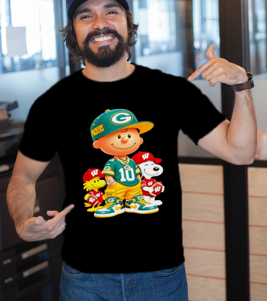 Charlie Brown Snoopy Woodstock Green Bay Packers Wisconsin Badgers Sports Fan Gear T-Shirt