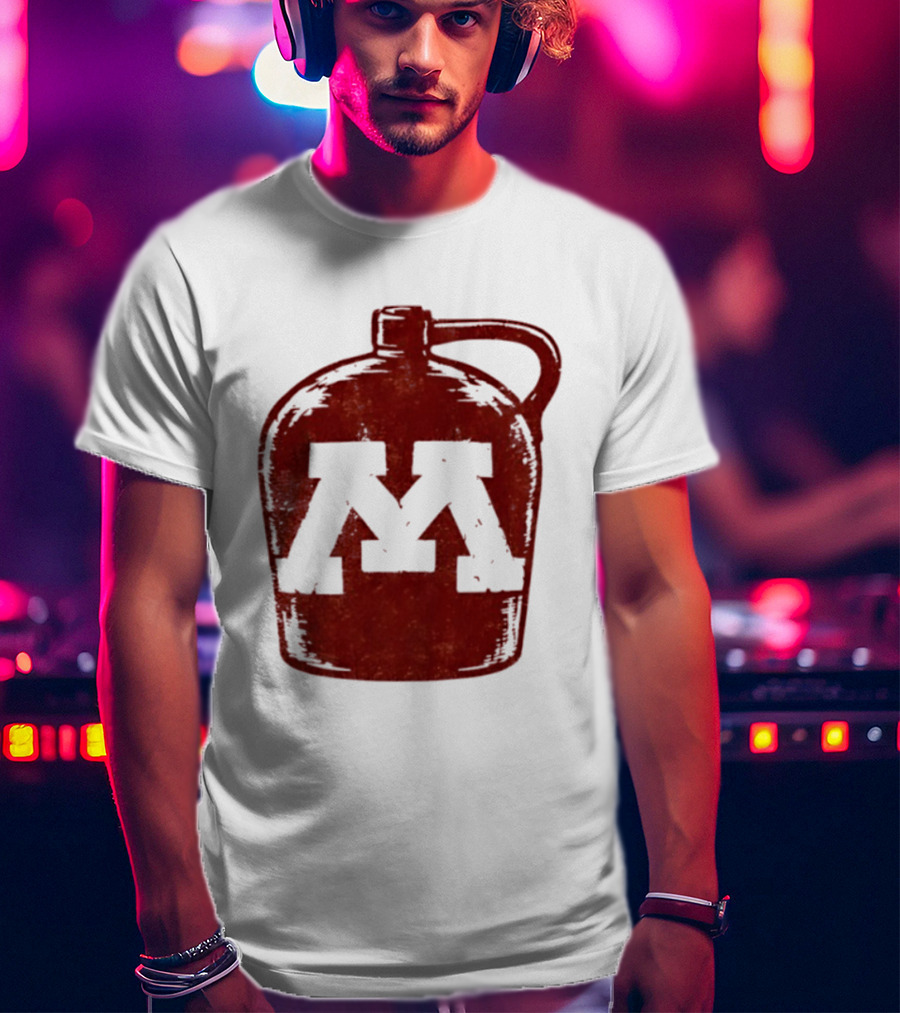 Minnesota Golden Gophers Football Jug M T-Shirt