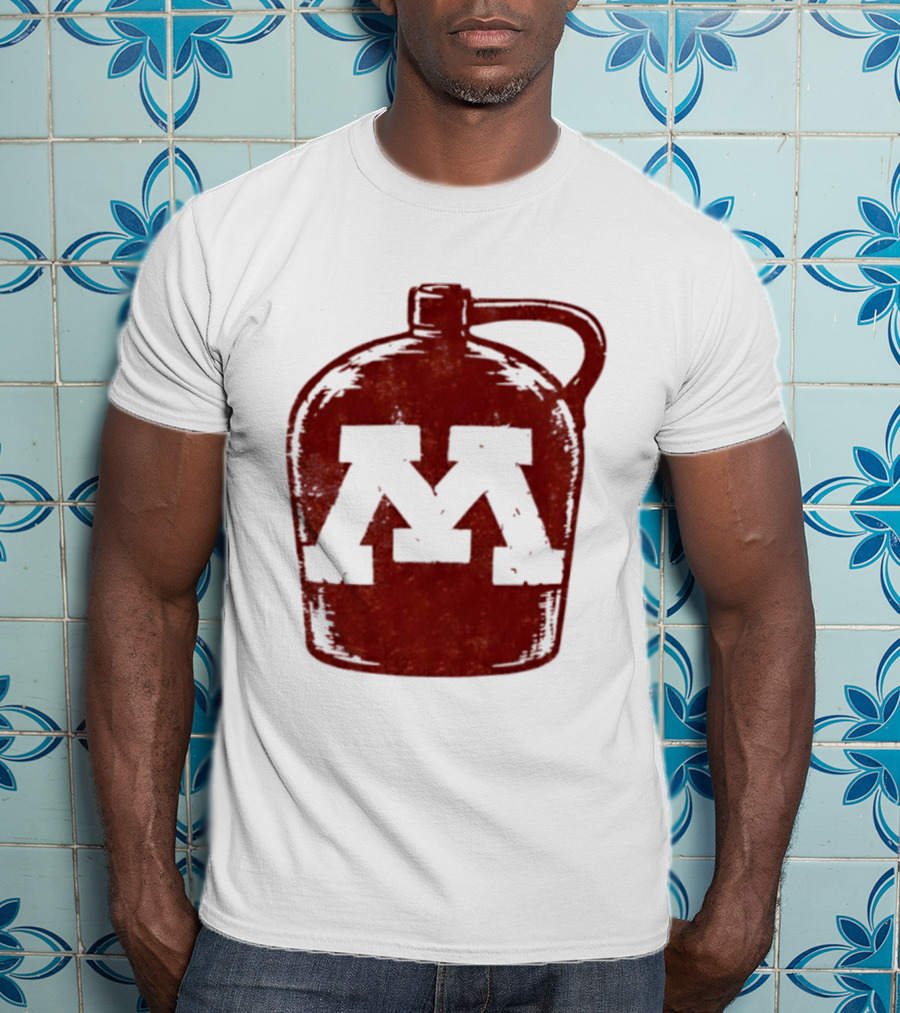 Minnesota Golden Gophers Football Jug M T-Shirt