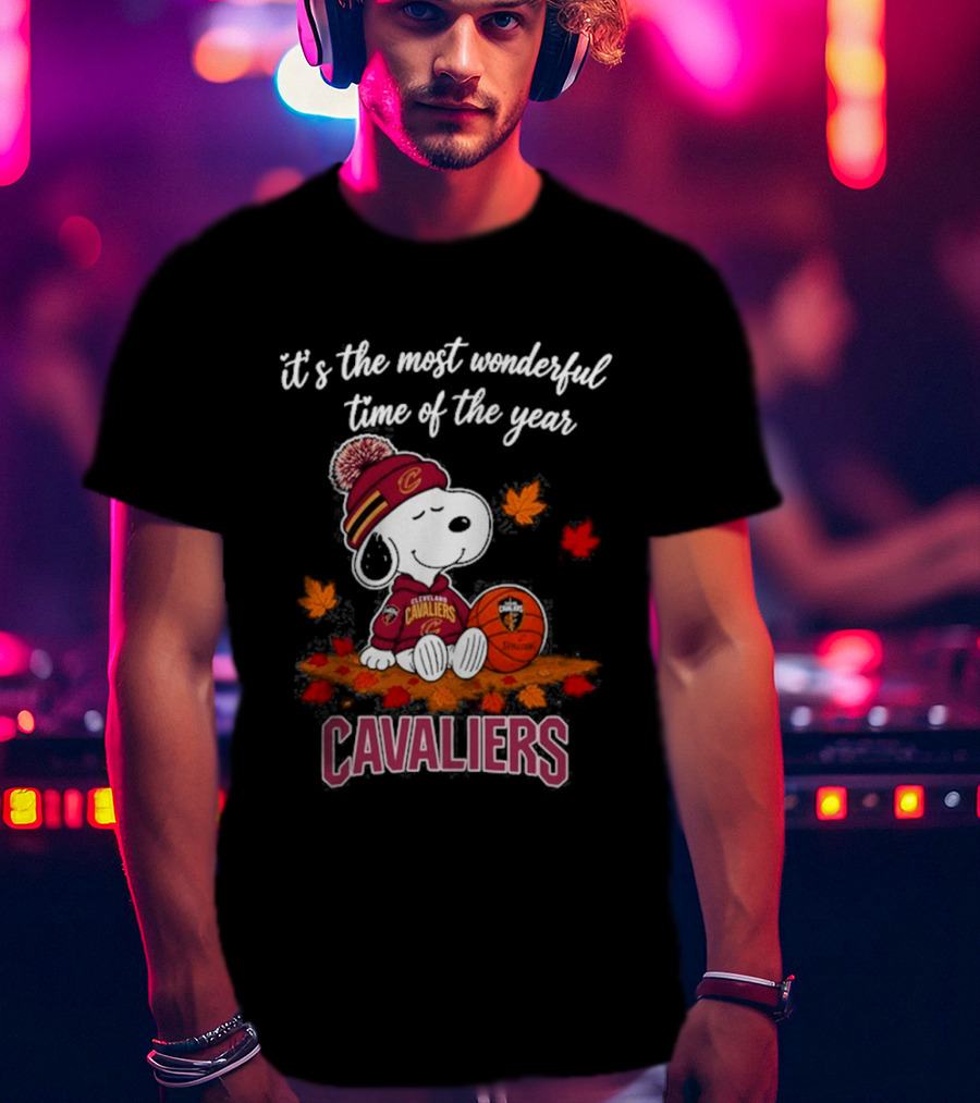 Cleveland Cavaliers Snoopy It's The Most Wonderful Time Of The Year Autumn Football T-Shirt