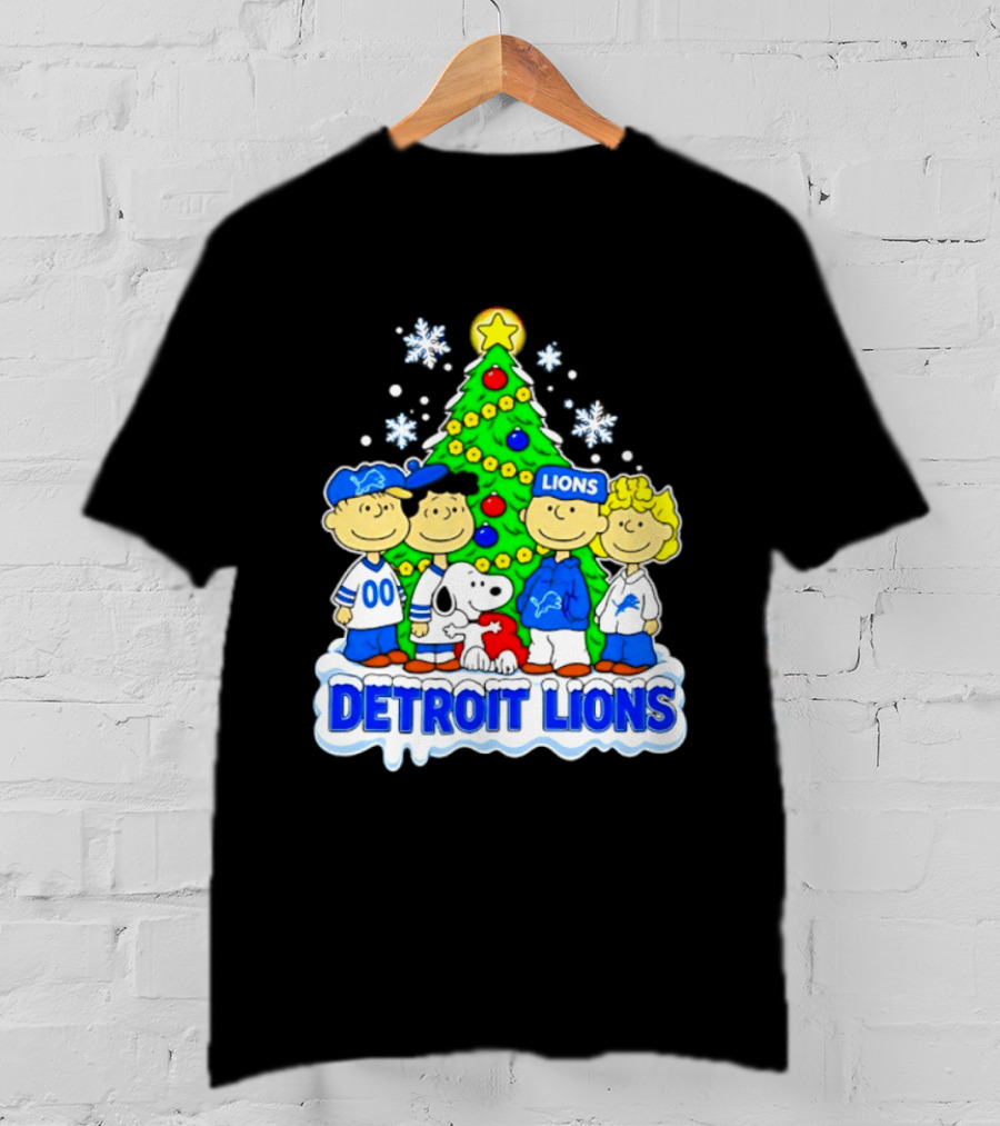 Peanuts Christmas Tree Detroit Lions Team Snoopy Woodstock T-Shirt