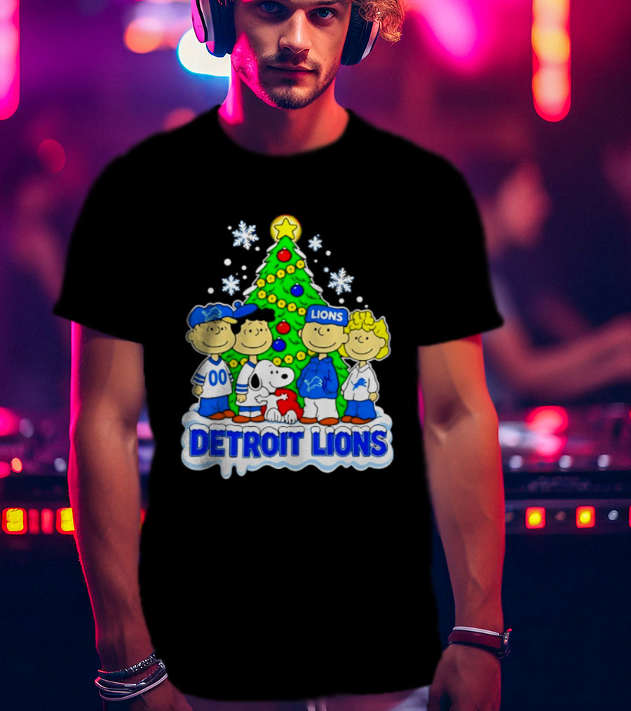 Peanuts Christmas Tree Detroit Lions Team Snoopy Woodstock T-Shirt