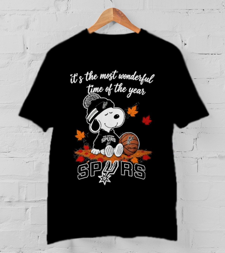 San Antonio Spurs Snoopy It's The Most Wonderful Time Of The Year Autumn Football Leaves T-Shirt