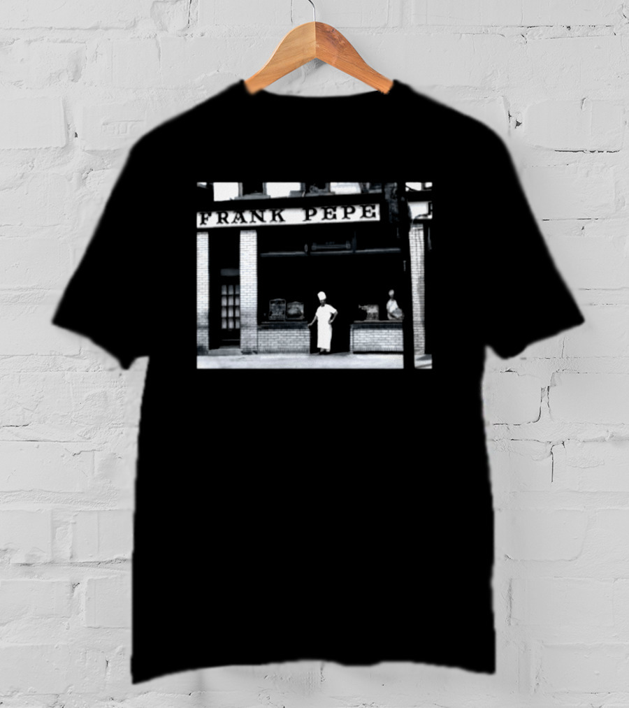 Frank Pepe Pizzeria Napoletana Storefront Scene With Visible Figures T-Shirt