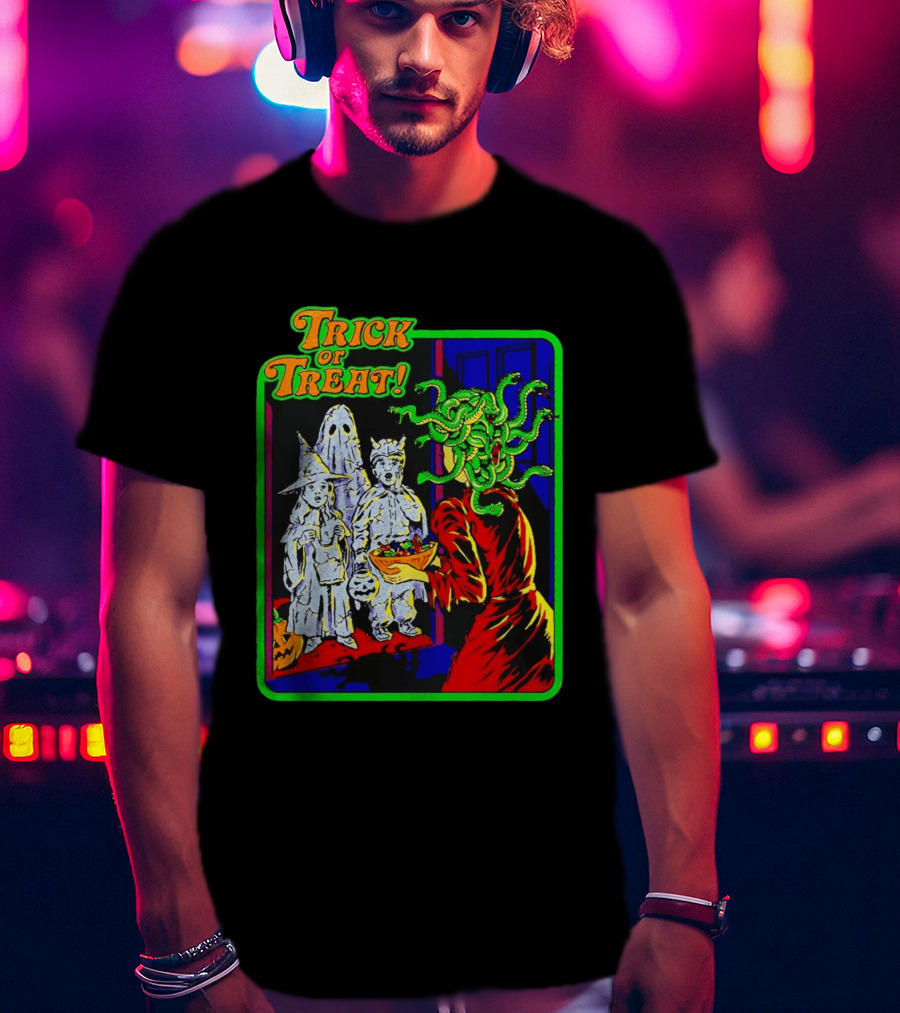 Trick Or Treat Medusa Halloween Retro Comic T-Shirt