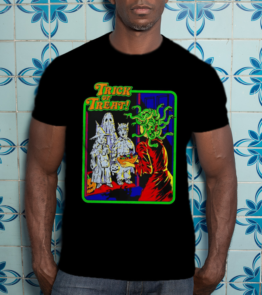 Trick Or Treat Medusa Halloween Retro Comic T-Shirt