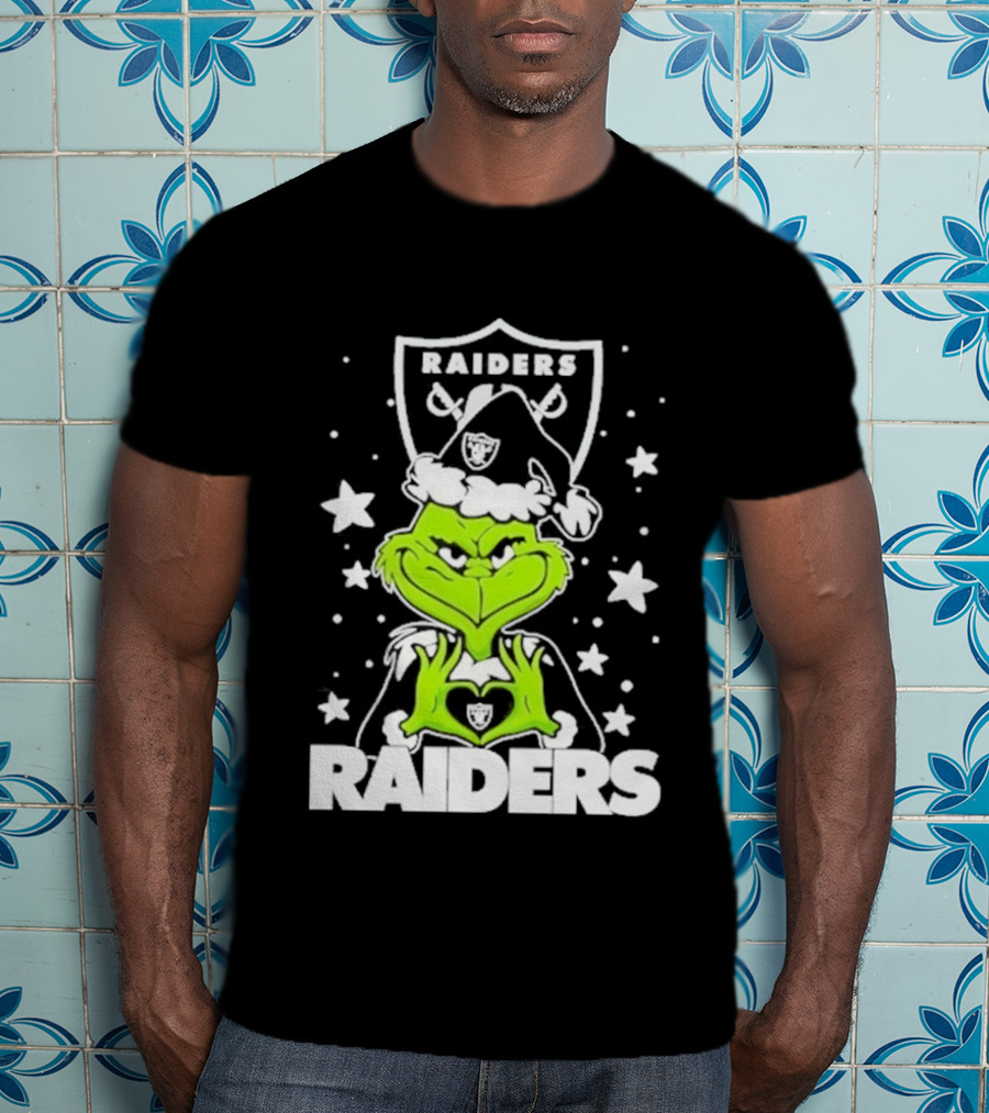 Las Vegas Raiders Grinch Love Hands Christmas Football 2026 T-Shirt