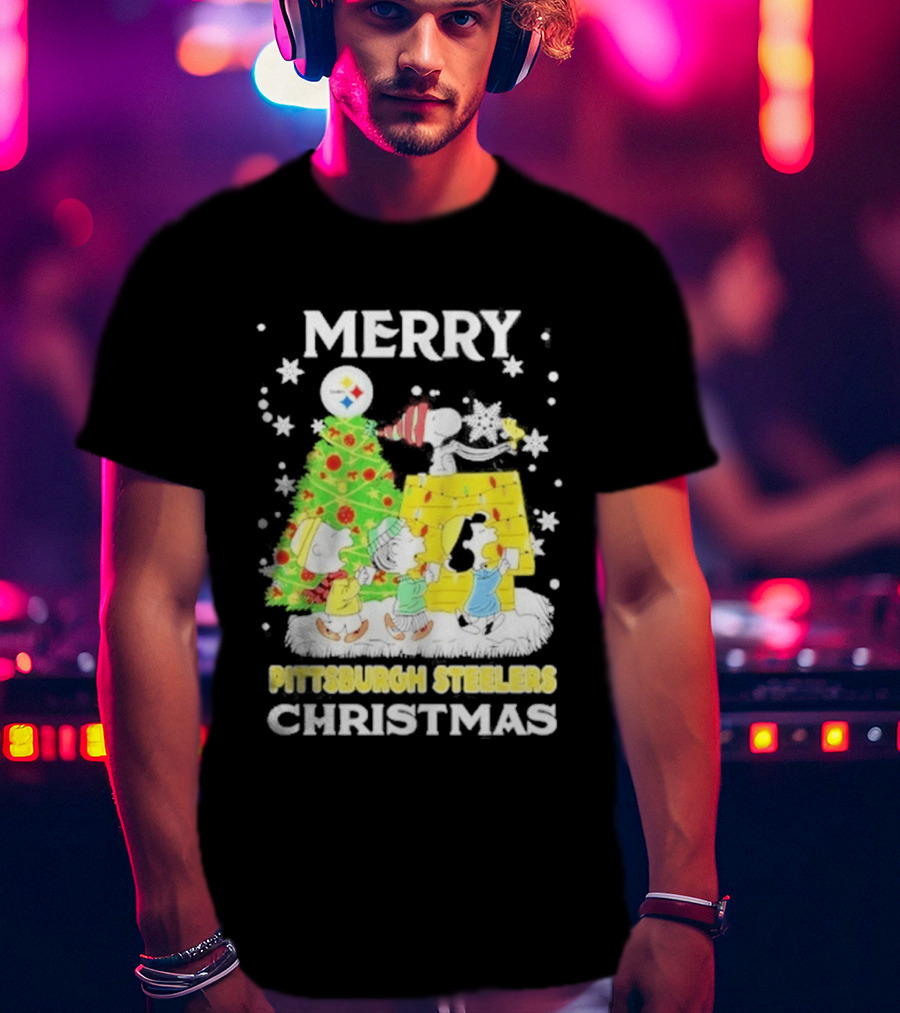 Merry Christmas 2026 Pittsburgh Steelers Peanuts Tree And Snoopy T-Shirt
