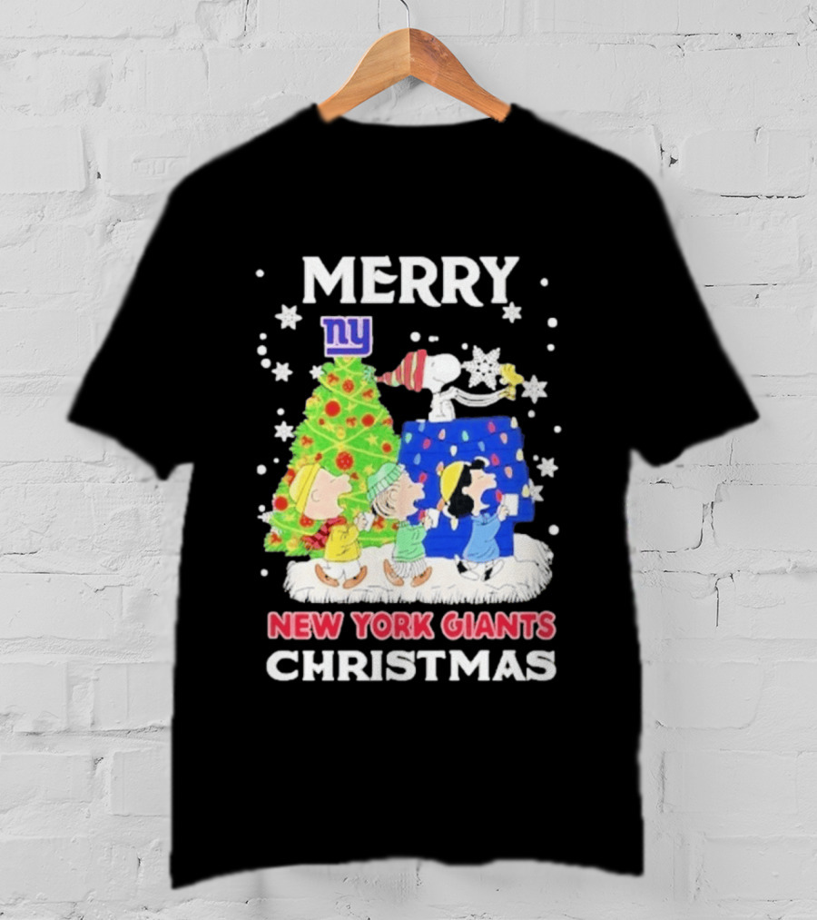 New York Giants Peanuts Merry Christmas 2026 Snoopy Woodstock Charlie Brown T-Shirt