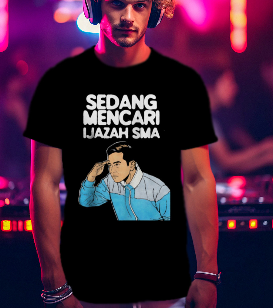 Sedang Mencari Ijazah SMA Man In Blue Jacket Visual T-Shirt