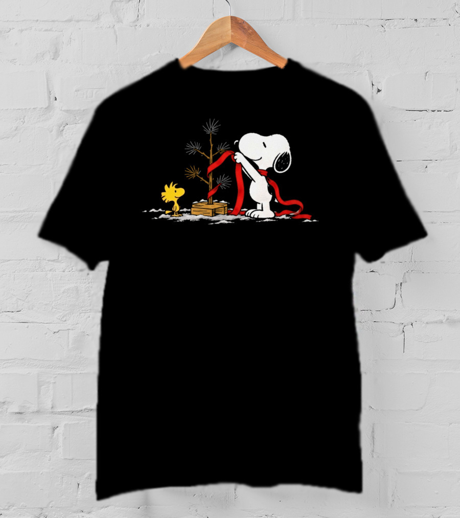 Snoopy Charlie Brown Little Christmas Tree For Peanuts And Christmas Lovers T-Shirt
