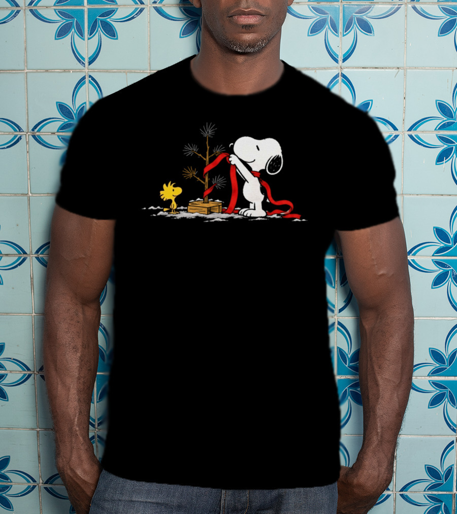 Snoopy Charlie Brown Little Christmas Tree For Peanuts And Christmas Lovers T-Shirt