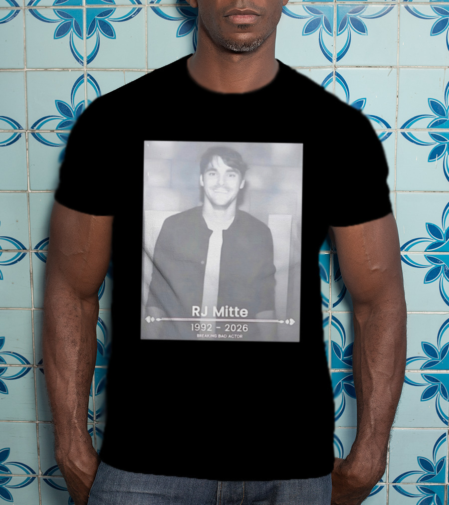 RJ Mitte 1992 2026 Breaking Bad Actor Memorial T-Shirt