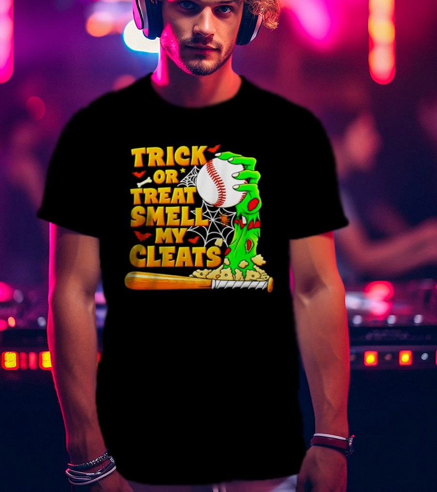 Trick Or Treat Smell My Cleats Zombie Hand Baseball Bat Halloween T-Shirt
