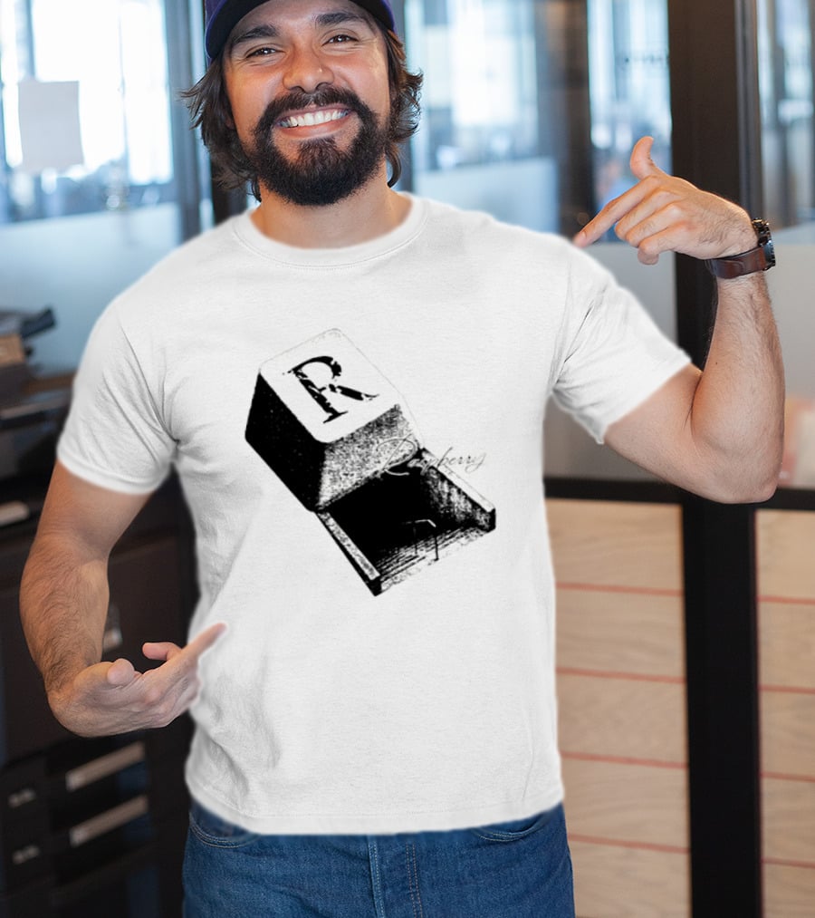 R Raspberry Minimalist Keyboard Key Block T-Shirt