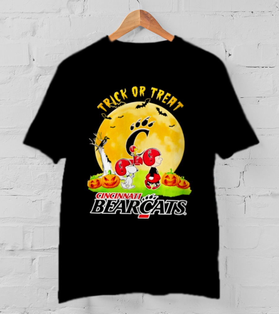 Cincinnati Bearcats Peanuts Trick Or Treat Halloween 2026 T-Shirt