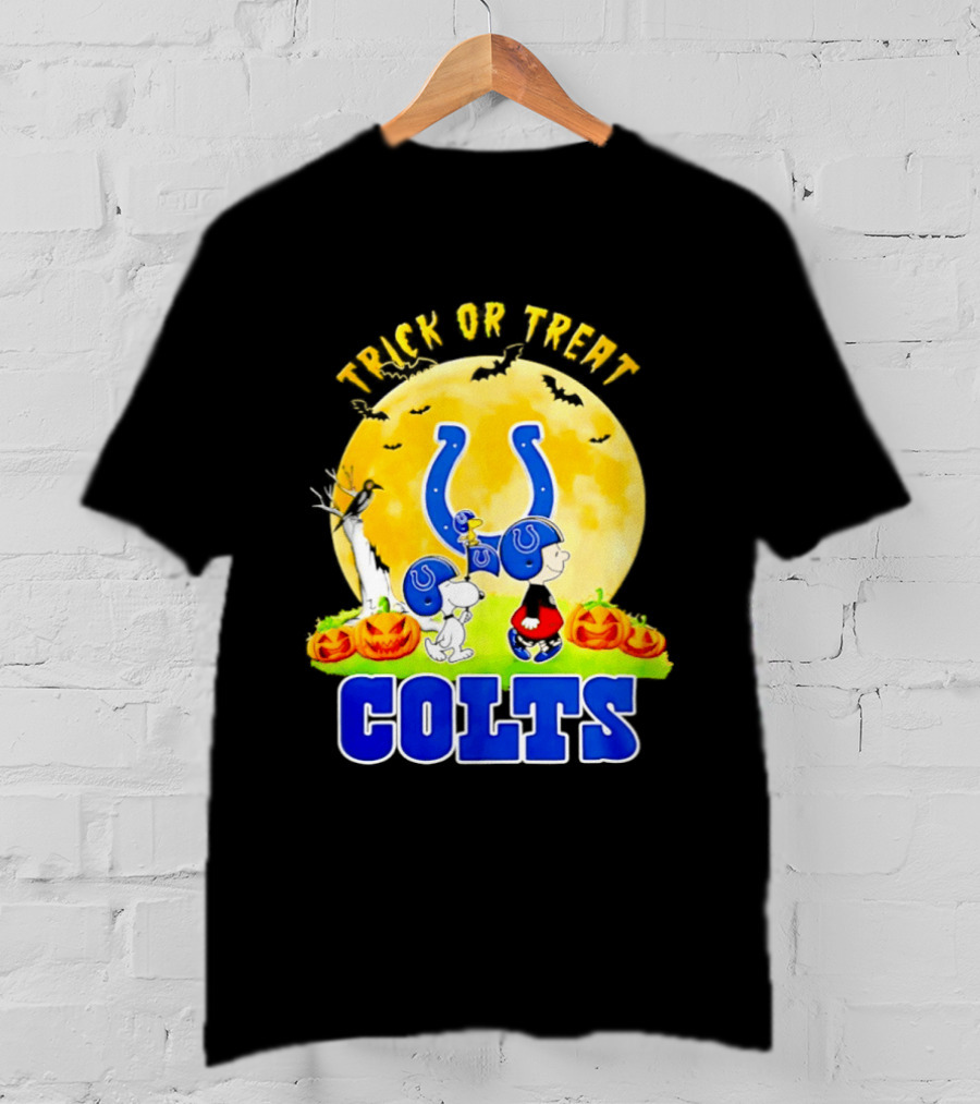 Indianapolis Colts Peanuts Trick Or Treat Halloween 2026 T-Shirt