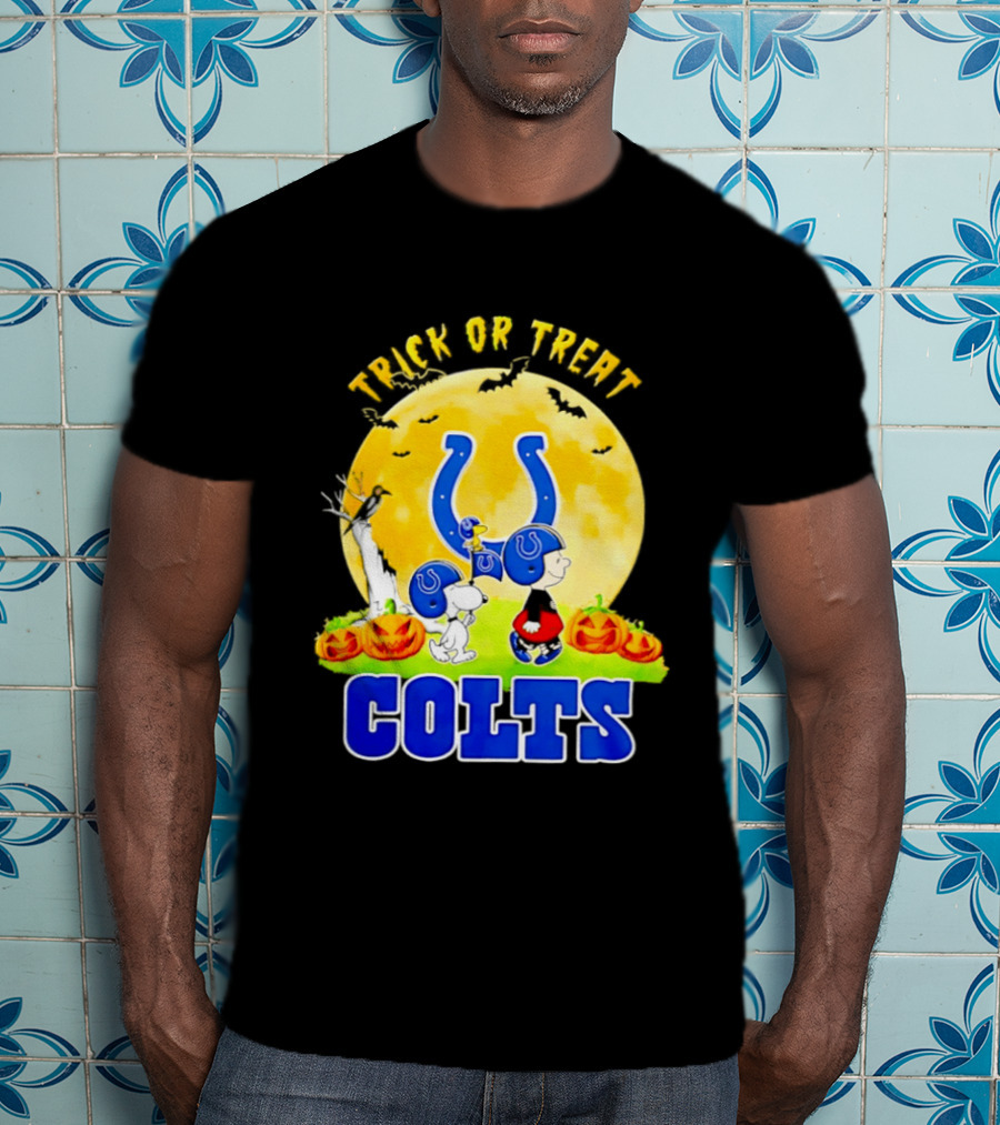Indianapolis Colts Peanuts Trick Or Treat Halloween 2026 T-Shirt