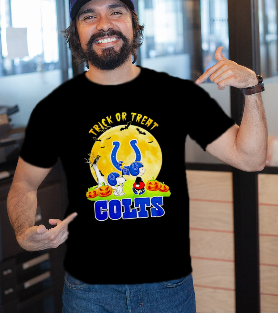 Indianapolis Colts Peanuts Trick Or Treat Halloween 2026 T-Shirt