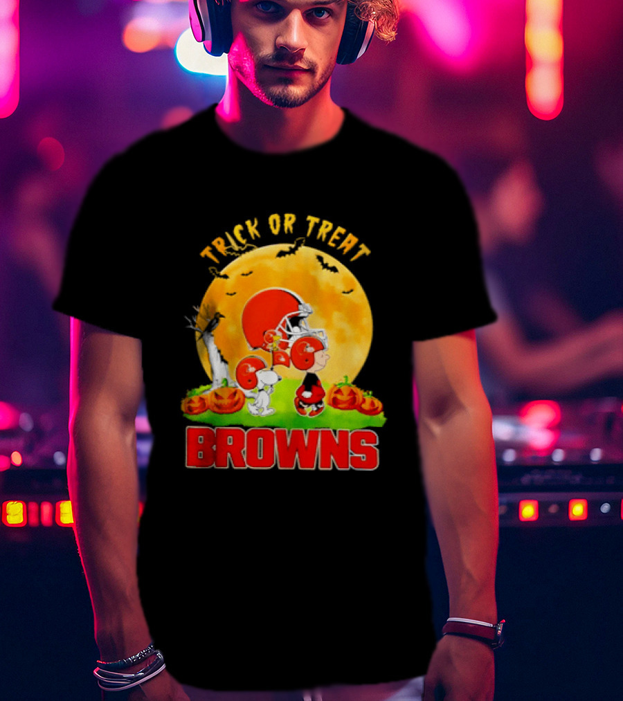 Cleveland Browns Peanuts Trick Or Treat Halloween 2026 T-Shirt