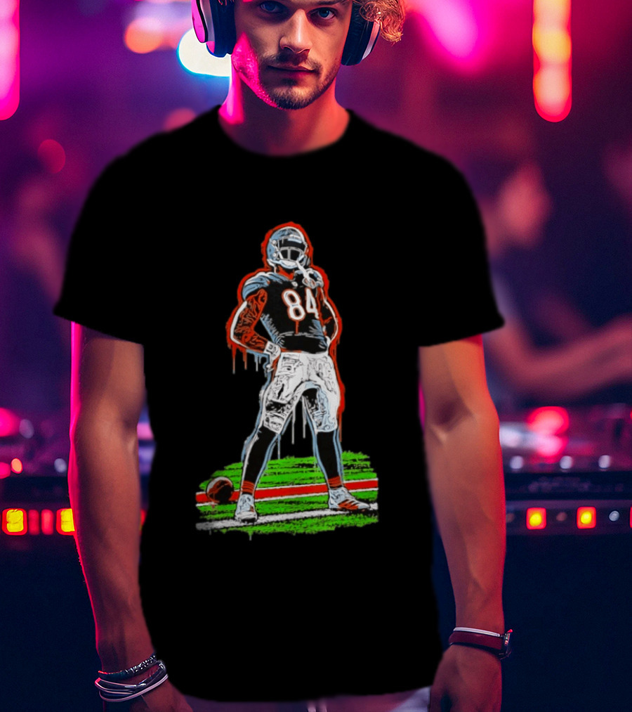Chicago Bears Colston Loveland 84 Football Player Standing Pose T-Shirt