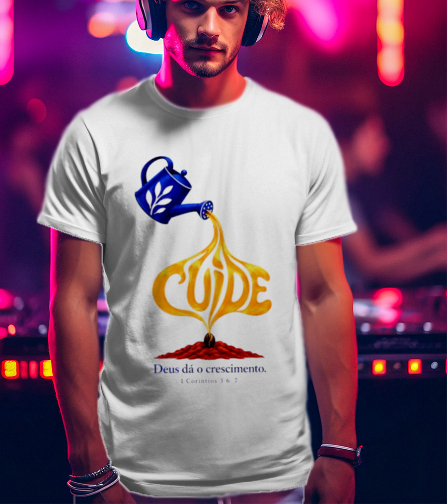 Cuide Deus Dá O Crescimento 1 Coríntios 3 6 7 Watering Can T-Shirt