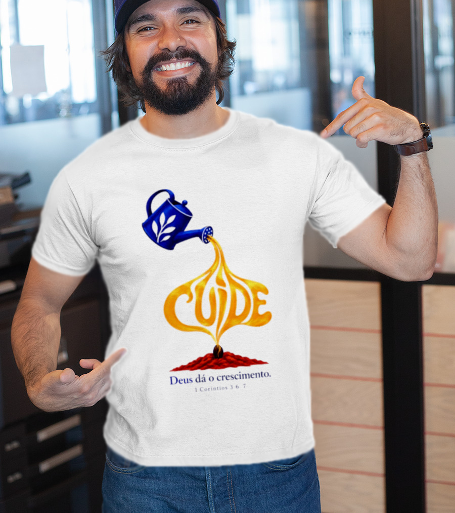 Cuide Deus Dá O Crescimento 1 Coríntios 3 6 7 Watering Can T-Shirt