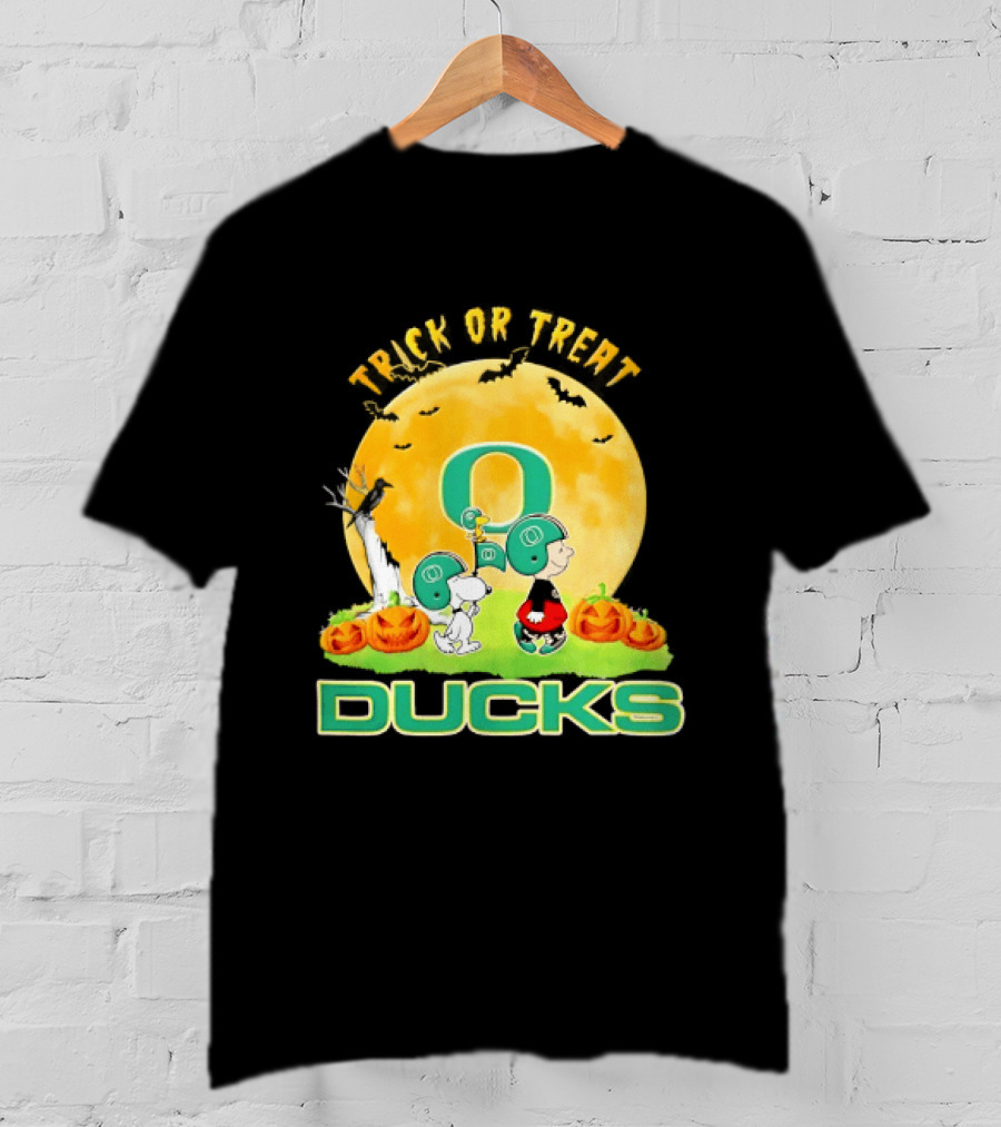 Oregon Ducks Peanuts Trick Or Treat Halloween 2026 T-Shirt