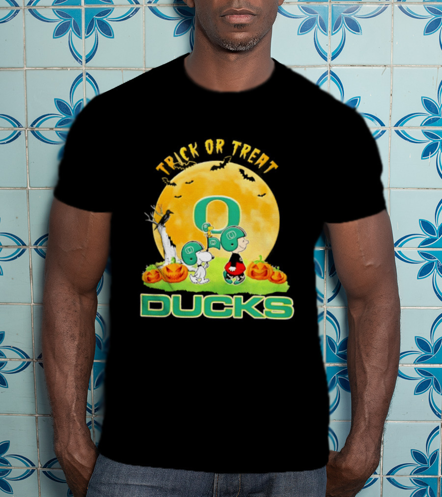 Oregon Ducks Peanuts Trick Or Treat Halloween 2026 T-Shirt