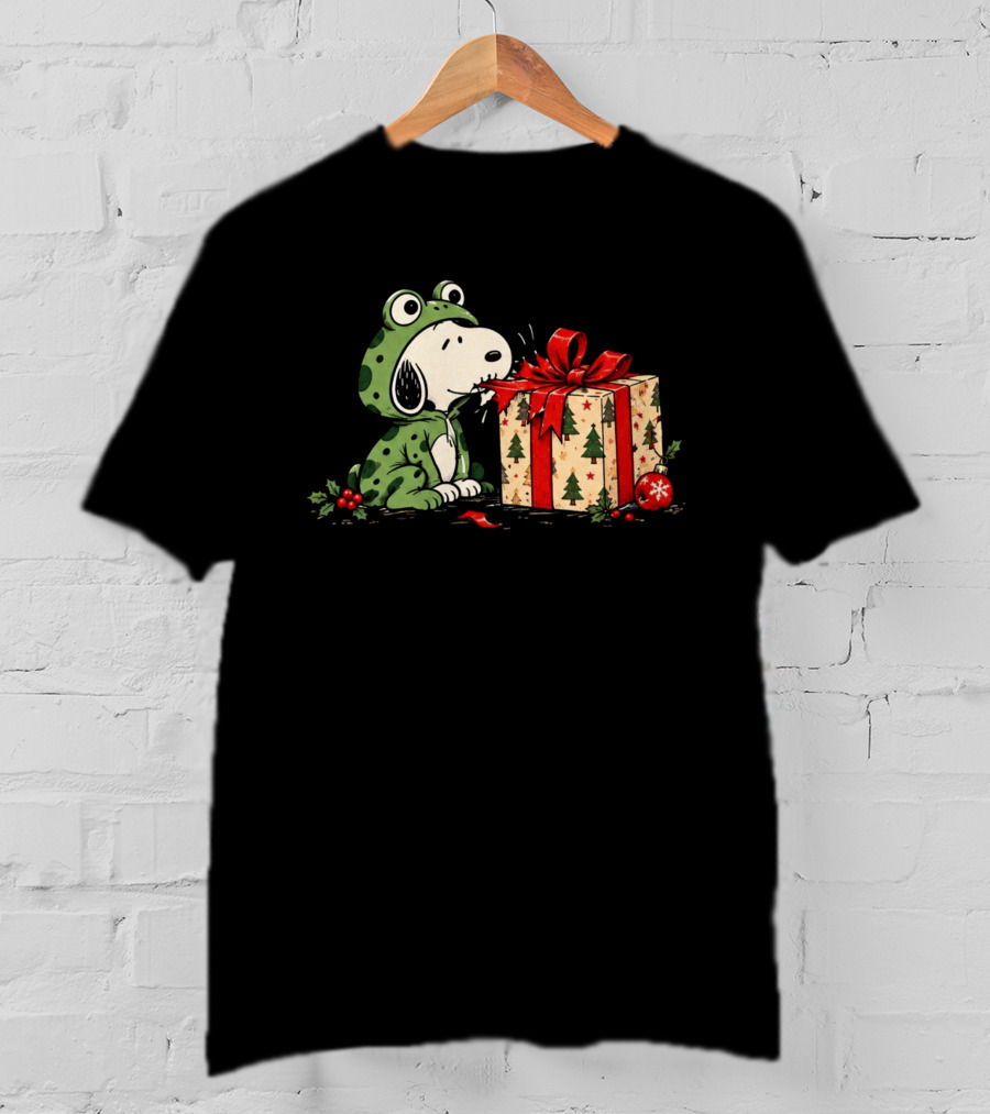 Snoopy Frog Christmas Chaos With Gift Box For Snoopy Lovers T-Shirt