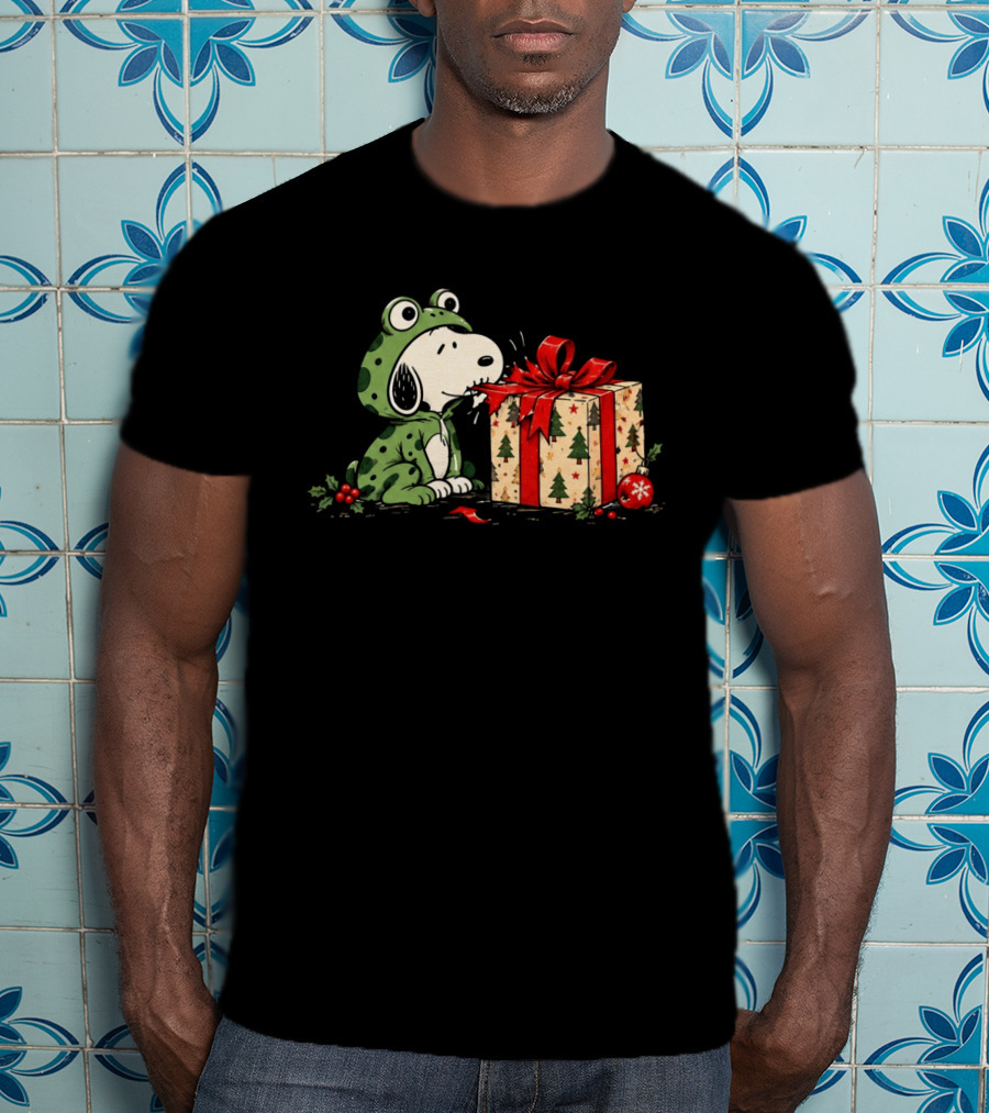 Snoopy Frog Christmas Chaos With Gift Box For Snoopy Lovers T-Shirt
