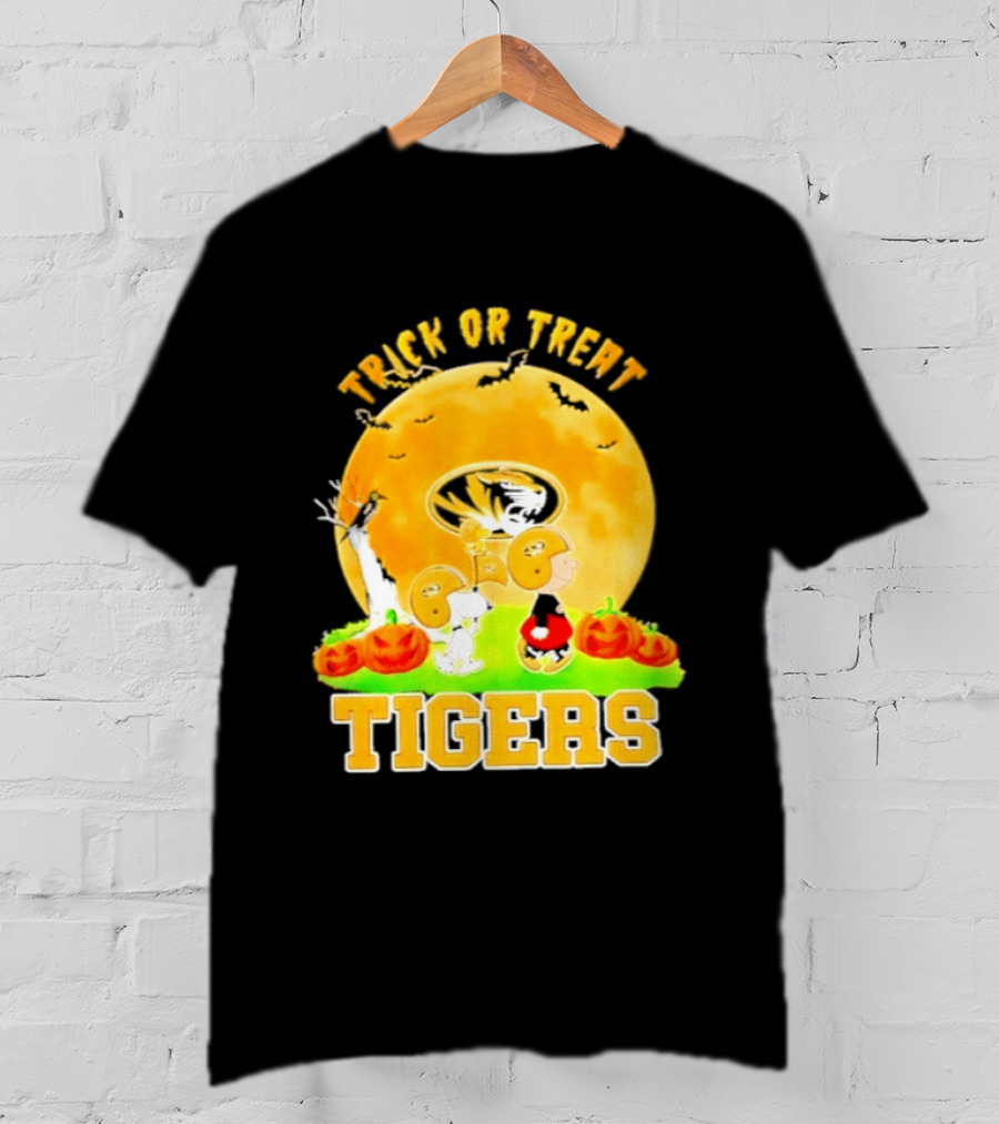 Trick Or Treat Tigers Halloween Peanuts Missouri 2026 T-Shirt