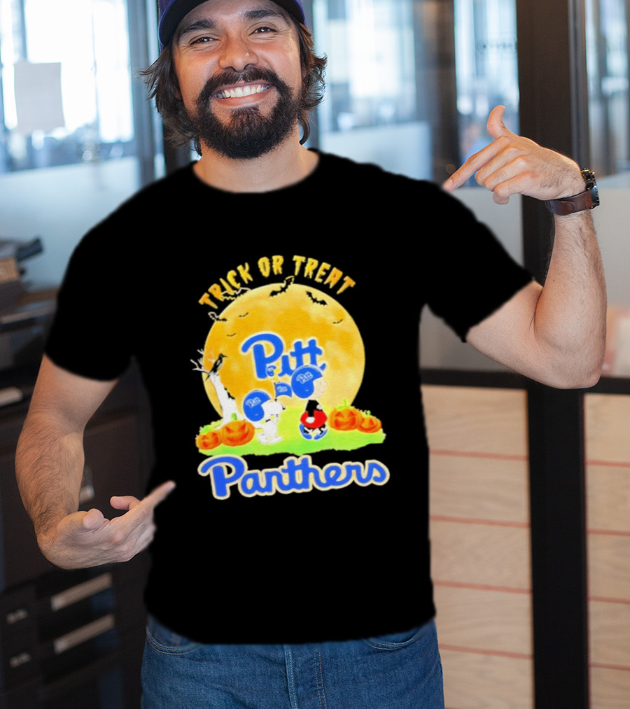 Pittsburgh Panthers Peanuts Trick Or Treat Halloween 2026 T-Shirt