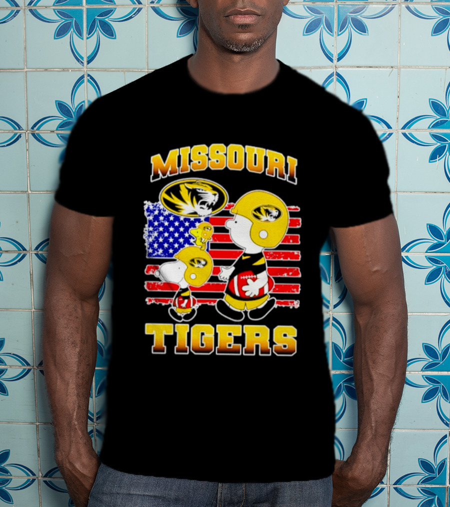 Missouri Tigers Snoopy Charlie Brown Woodstock Football Flag T-Shirt