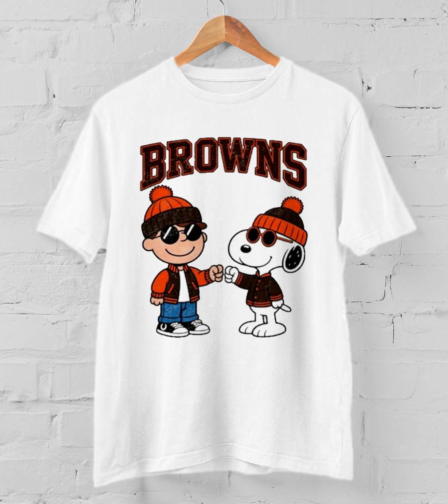 Browns Charlie Brown Snoopy NFL Football Team T-Shirt