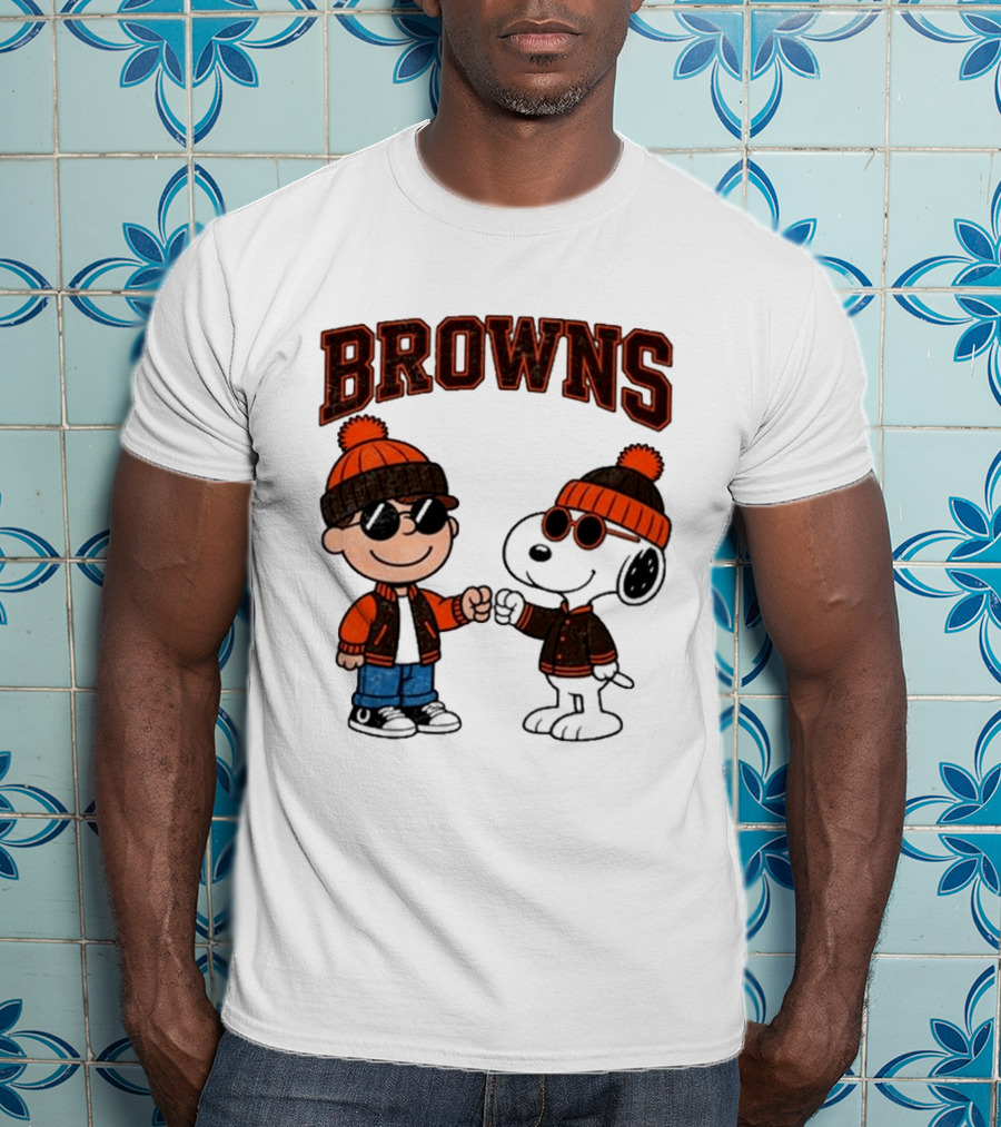 Browns Charlie Brown Snoopy NFL Football Team T-Shirt