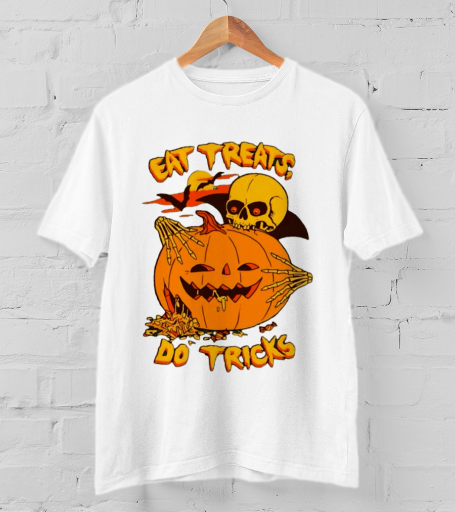 Eat Treats Do Tricks Skeleton And Pumpkin Halloween 2026 T-Shirt