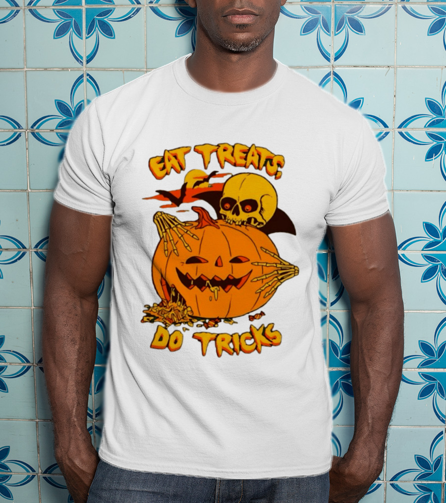 Eat Treats Do Tricks Skeleton And Pumpkin Halloween 2026 T-Shirt