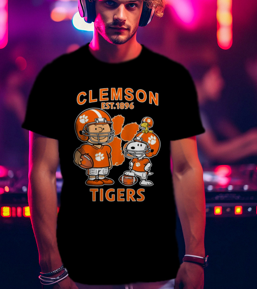 Clemson Tigers Est 1896 Snoopy Charlie Brown Football Peanuts Cartoon T-Shirt
