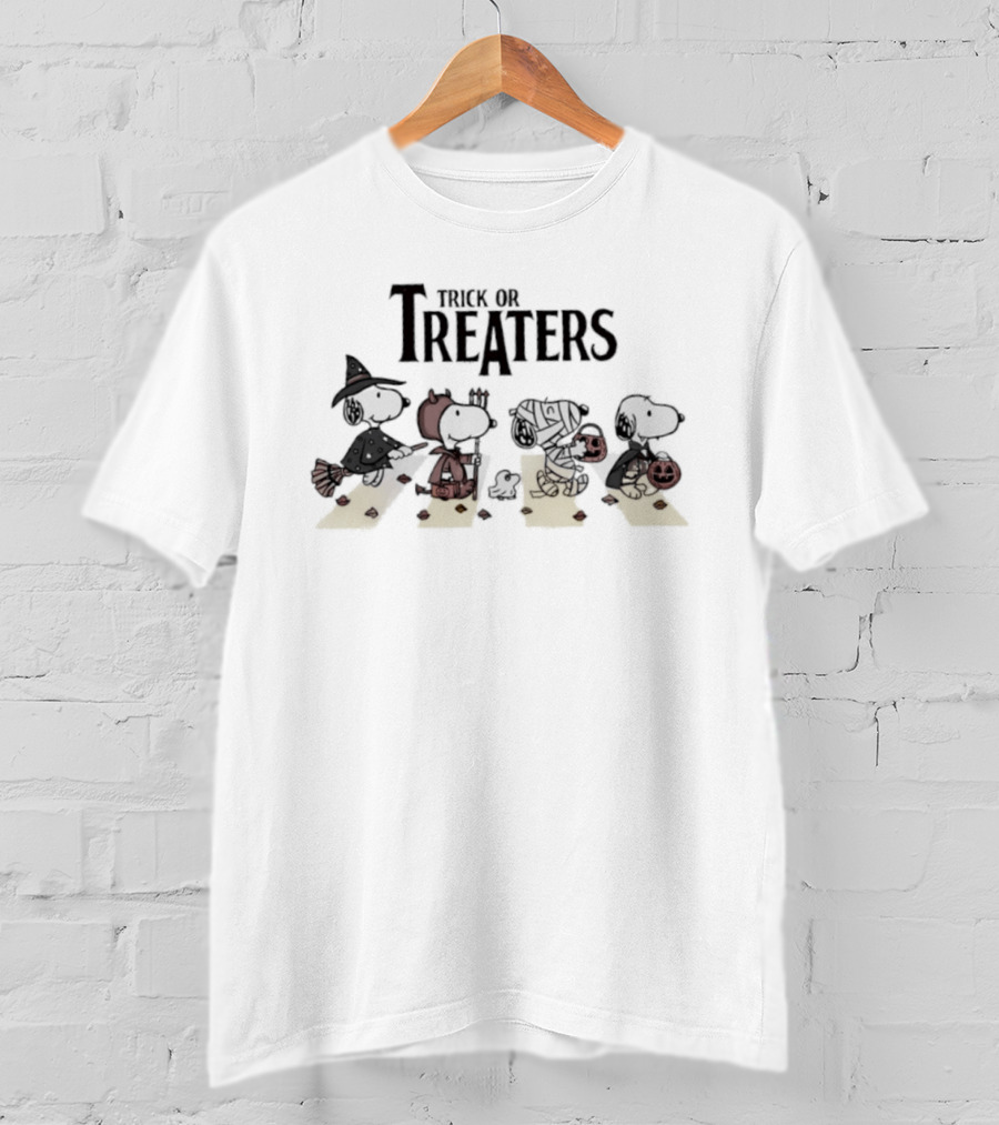 Trick Or Treaters Snoopy And Woodstock Halloween Costumes 2026 T-Shirt