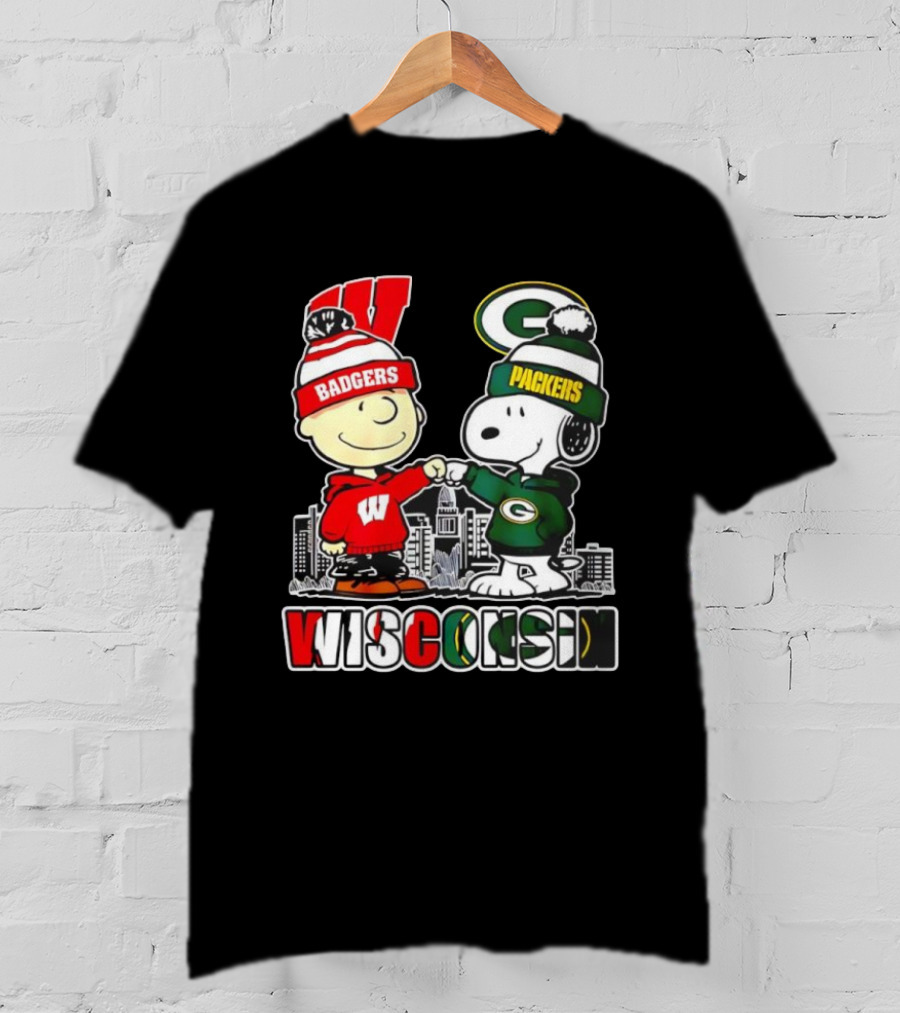 Peanuts Wisconsin Badgers Packers Wisconsin Snoopy Charlie Brown T-Shirt