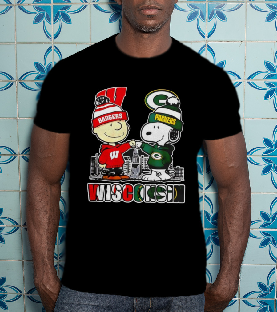 Peanuts Wisconsin Badgers Packers Wisconsin Snoopy Charlie Brown T-Shirt