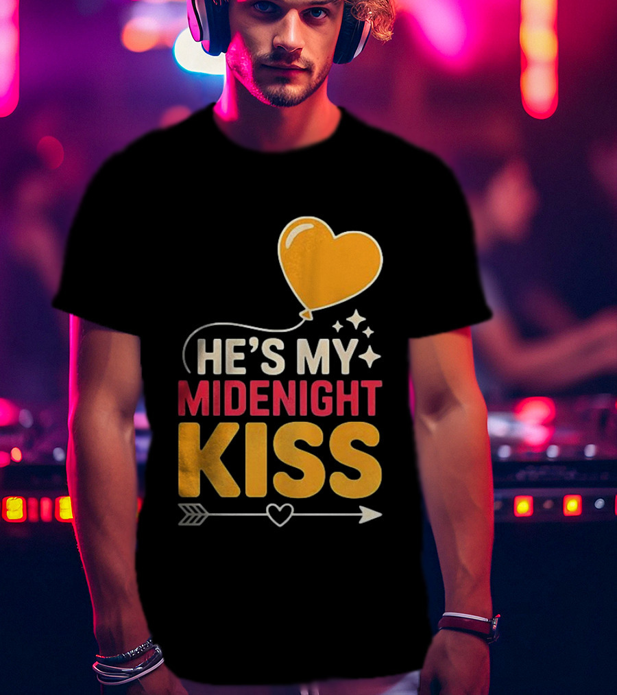 Happy New Year Midnight Kiss Heart Balloon And Arrow T-Shirt