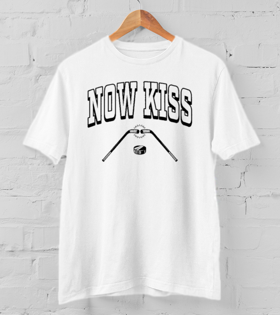 Now Kiss Hockey Comic Meme Fans T-Shirt