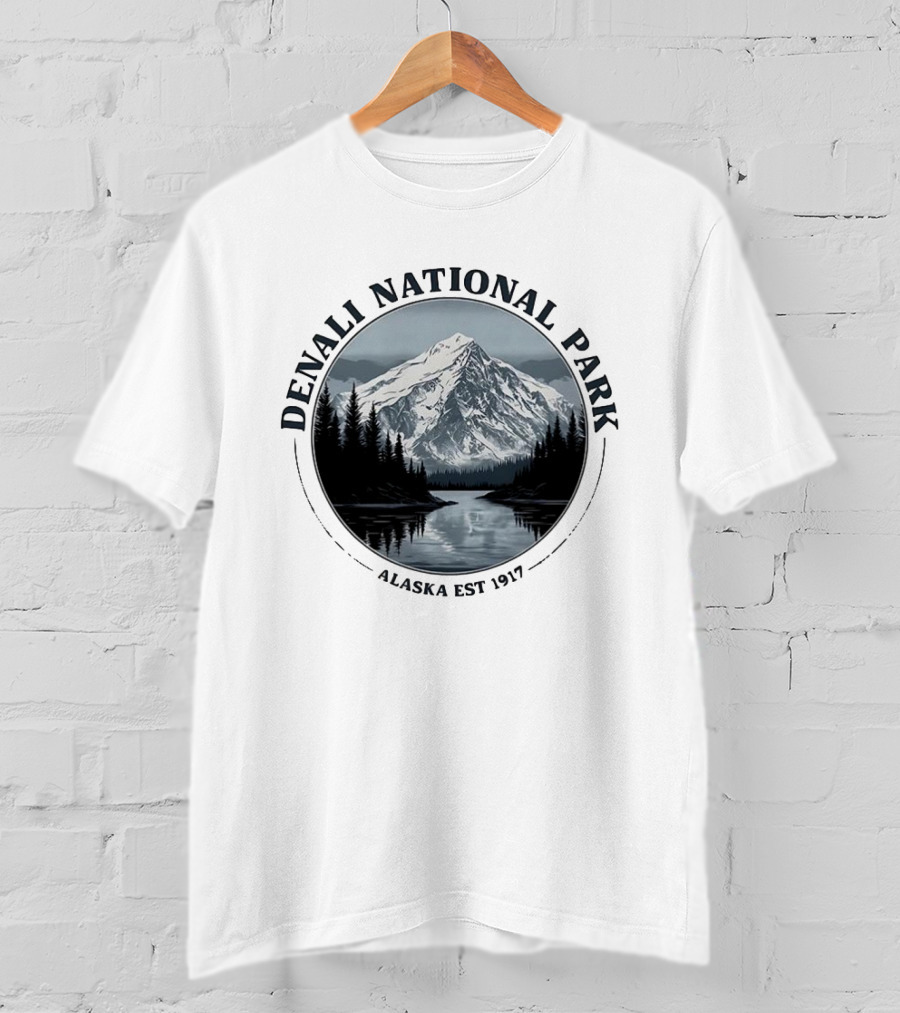 Denali National Park Alaska Est 1917 Majestic Mountain Landscape T-Shirt