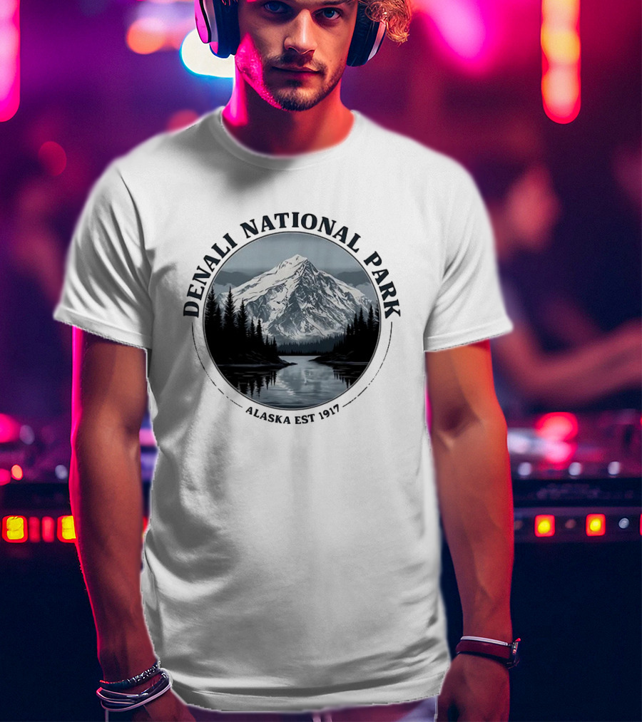 Denali National Park Alaska Est 1917 Majestic Mountain Landscape T-Shirt