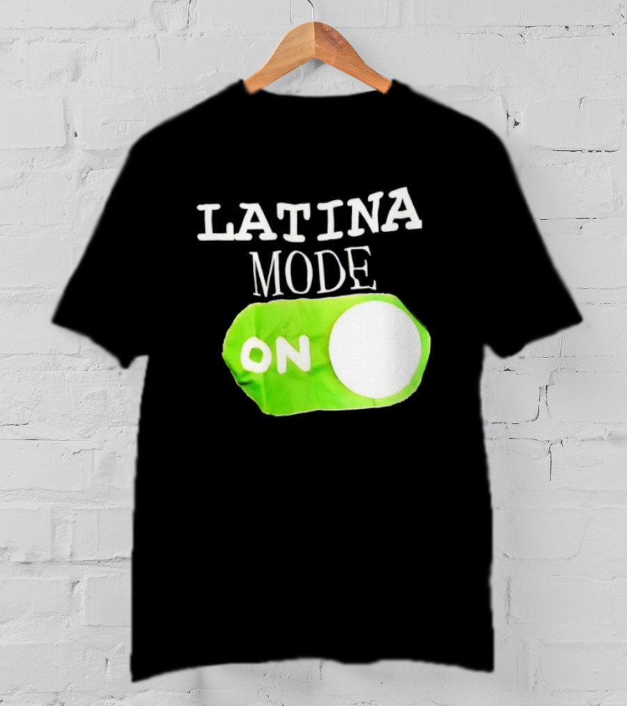 Latina Mode On Switch Green Circle T-Shirt