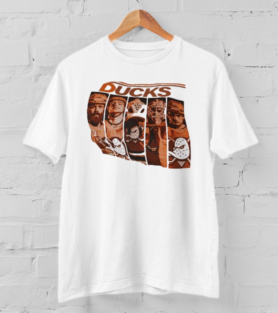 Y2K Anaheim Ducks Vintage Team Players Hockey Aesthetic T-Shirt